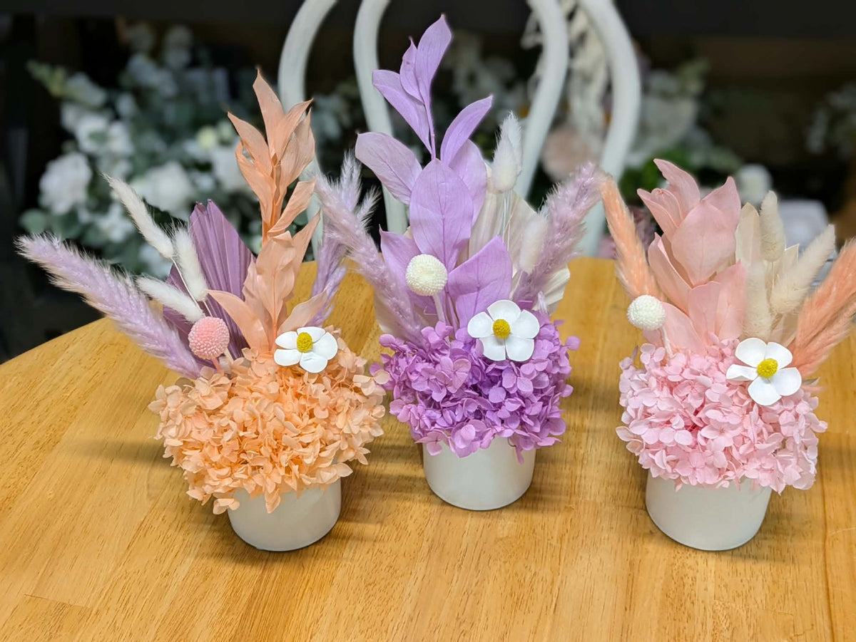 Private Dried Flower Workshop and Backdrop for 6 x girls