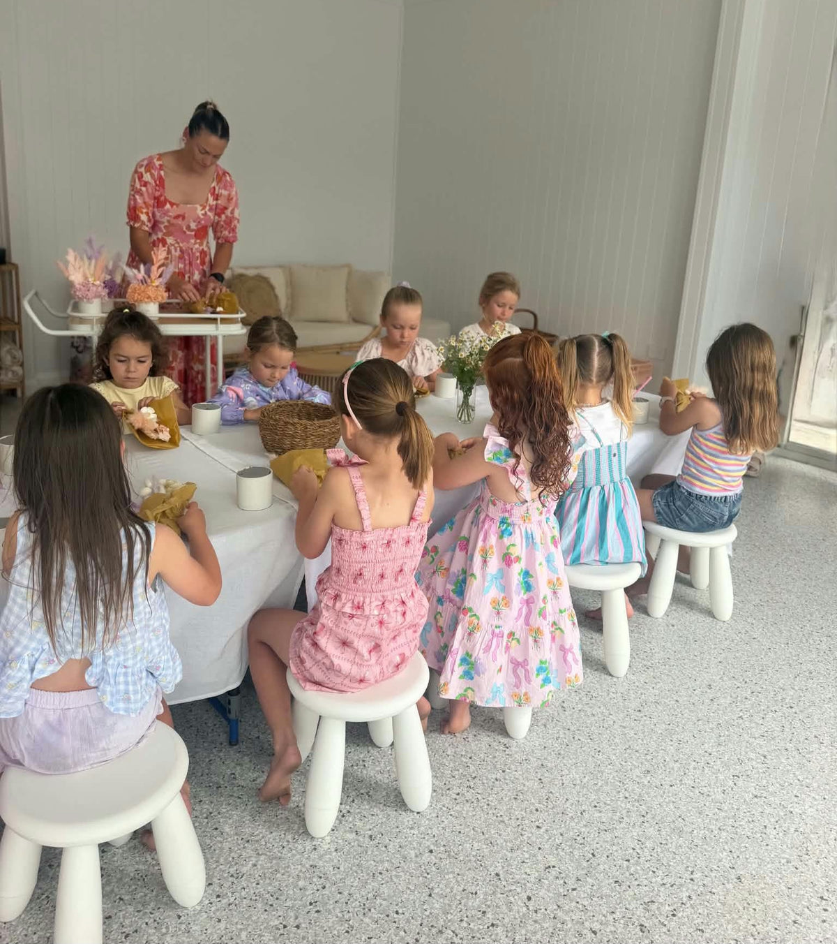 Private Dried Flower Workshop and Backdrop for 6 x girls
